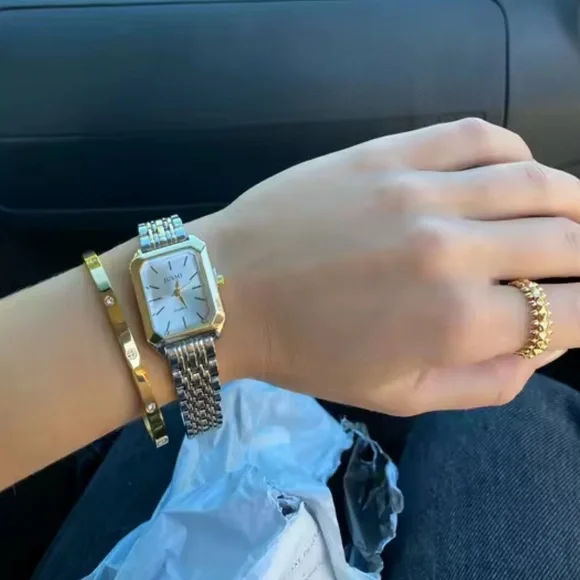 Women's Gold and Silver Watch
Quartz Watch – White Dial ✨ - Picture 12 of 17